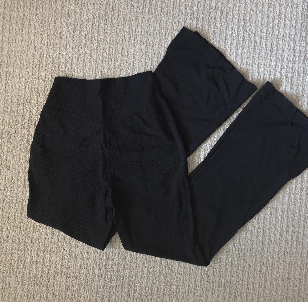 Halara Crossover Split Hem Leggings - image 3